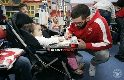 Košarkaši Zvezde posetili dečije odeljenje Instituta za onkologiju