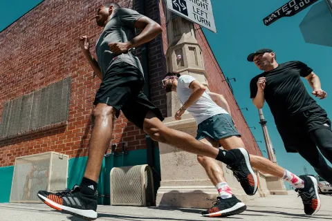 ADIDAS PULSEBOOST HD: Patika za urbane trkače