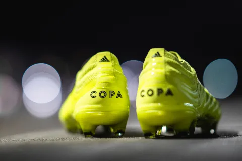 DARE TO CREATE: Adidas Hard Wired kolekcija kopački