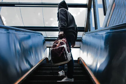 #MUSTHAVE: Zašto su duksevi postali neizostavni u lifestyle kombinacijama?