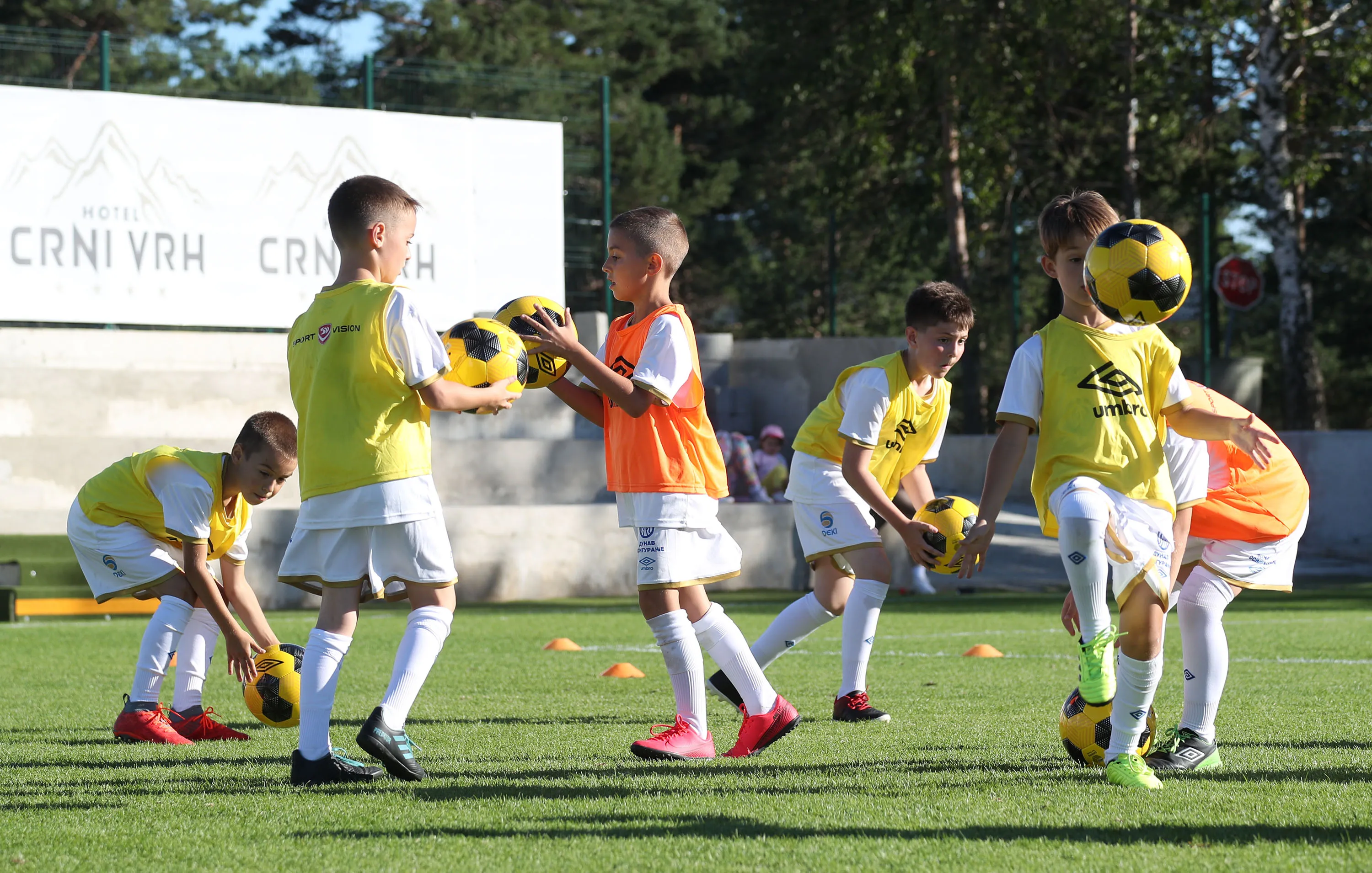 ZAŠTO SU LETNJI SPORTSKI KAMPOVI DOBRI ZA DECU?