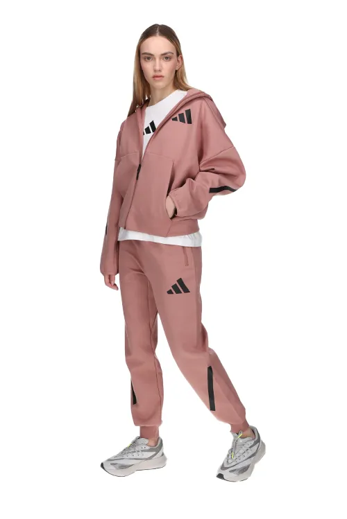 <center><b>adidas</center></b>