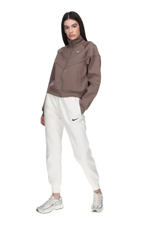 <center><b>Nike</center></b>