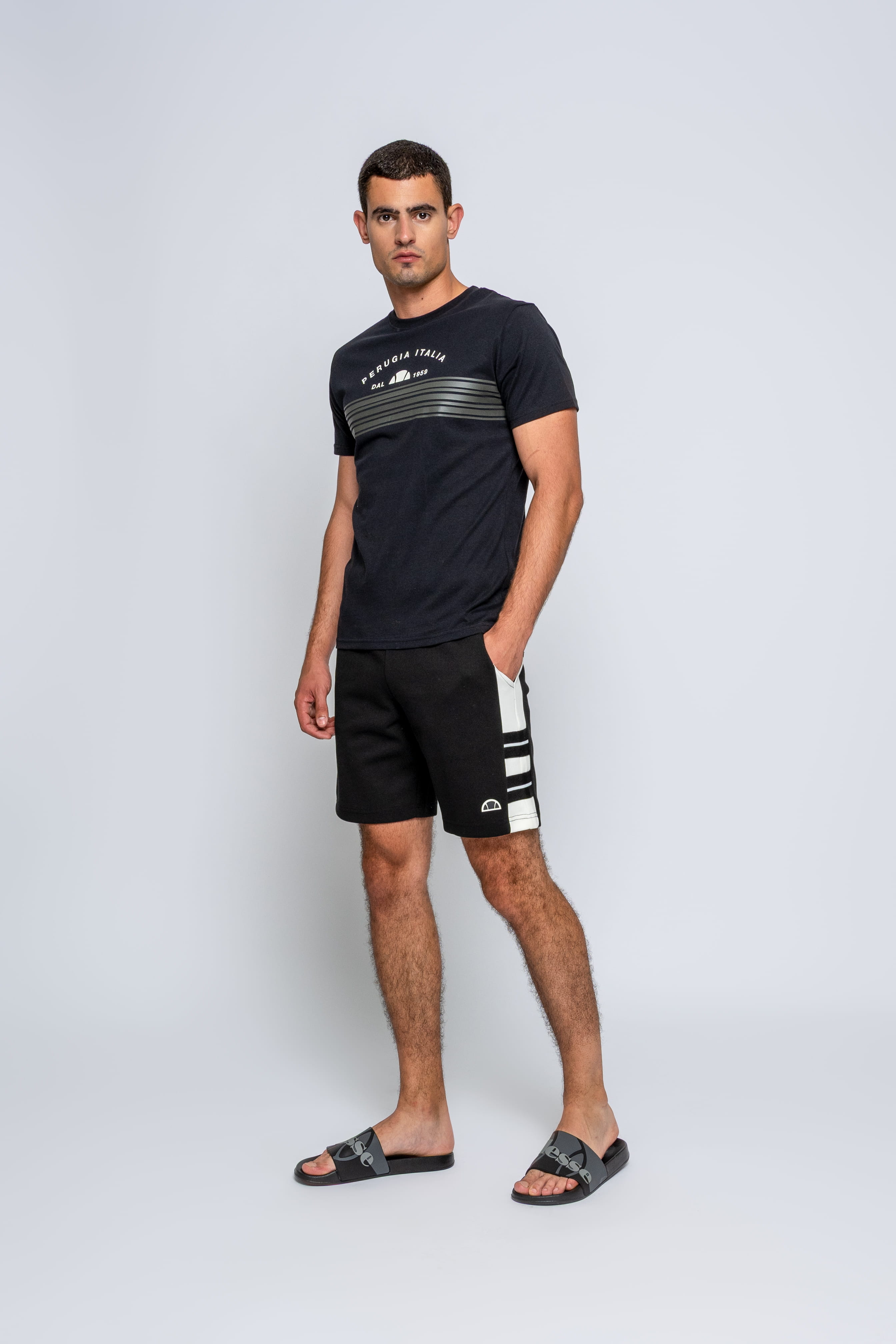  <center><b>Ellesse za tople letnje dane</center></b>