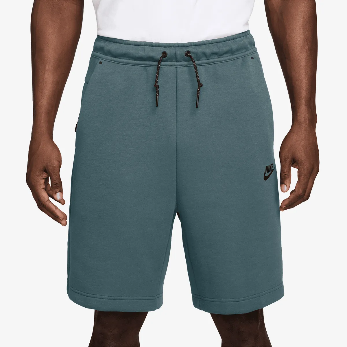 NIKE Šorc Tech