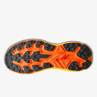 Hoka Challenger8 