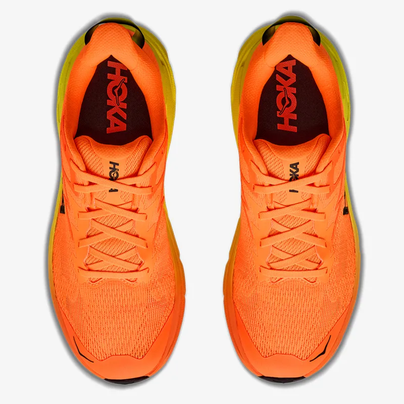 Hoka Challenger8 