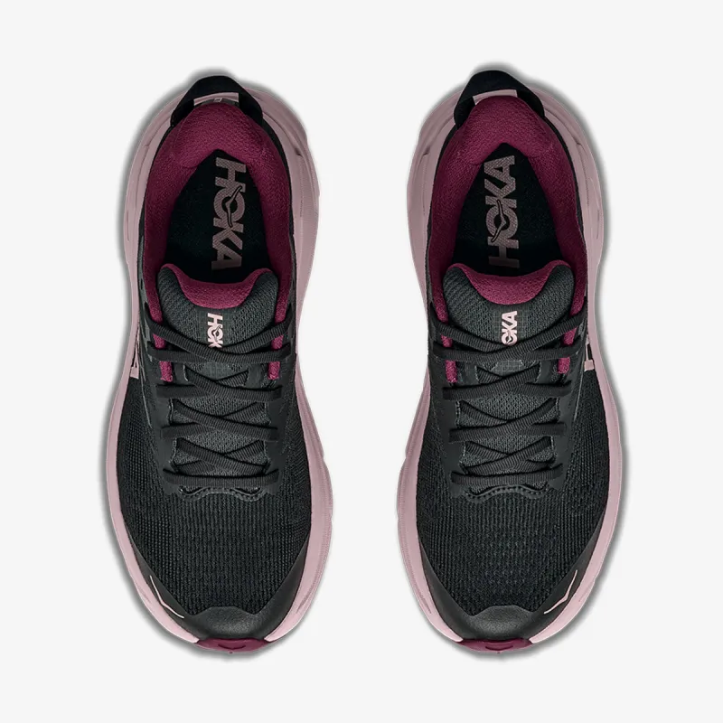 Hoka Challenger8 