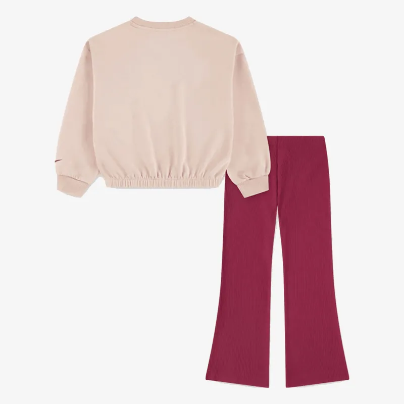 Nike Swoosh On Pointe 