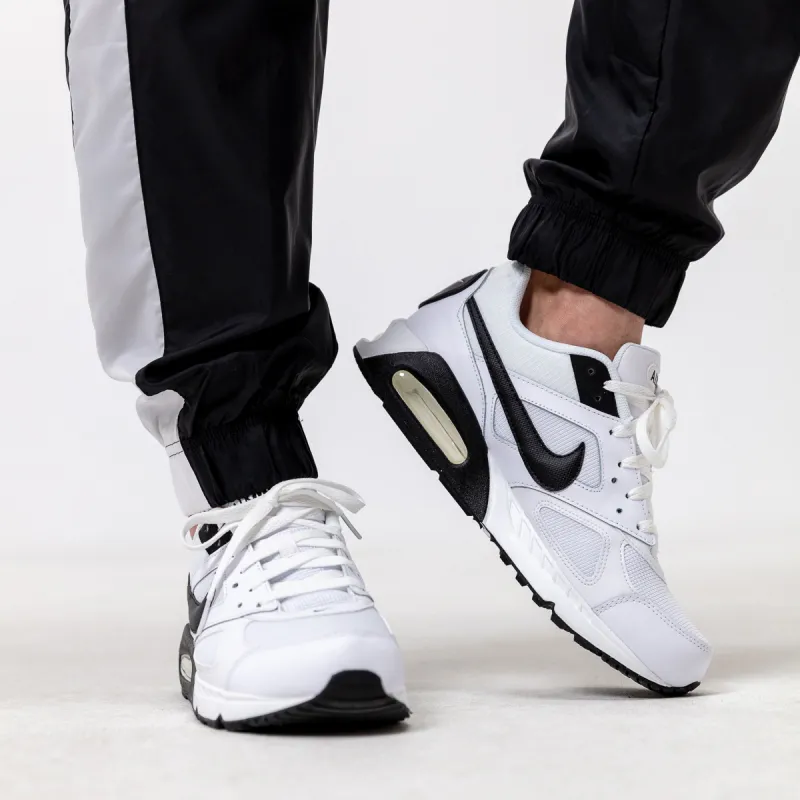 Nike Air Max IVO 