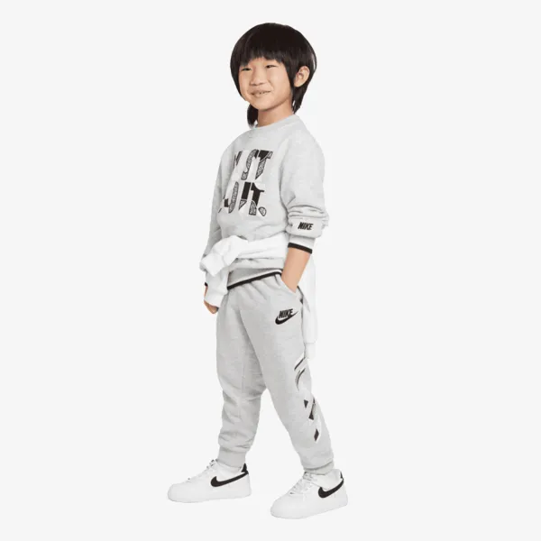 Nike NKB B NSW OUTSIDE T LINES FT P 