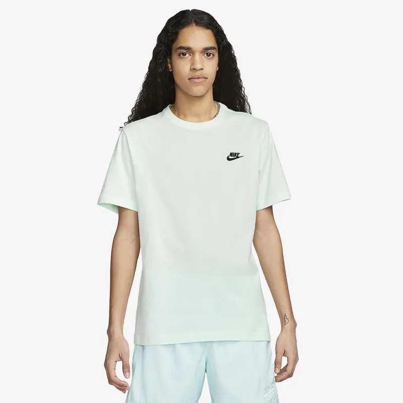 Nike Sportswear Club 