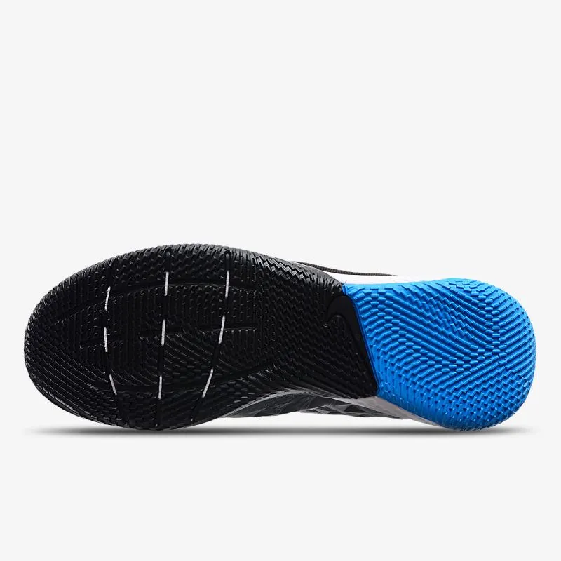 Nike REACT LEGEND 8 PRO IC 