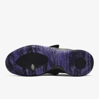 Nike KYRIE FLYTRAP III 
