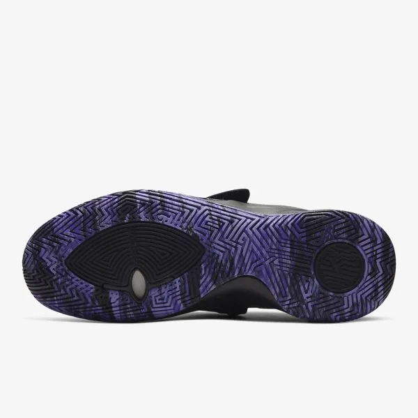 Nike KYRIE FLYTRAP III 