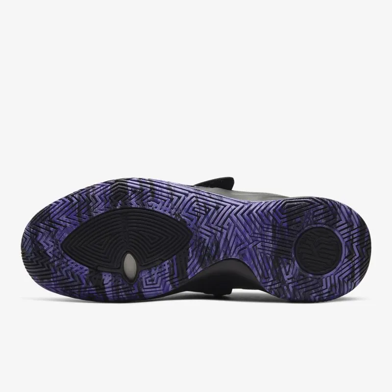 Nike KYRIE FLYTRAP III 