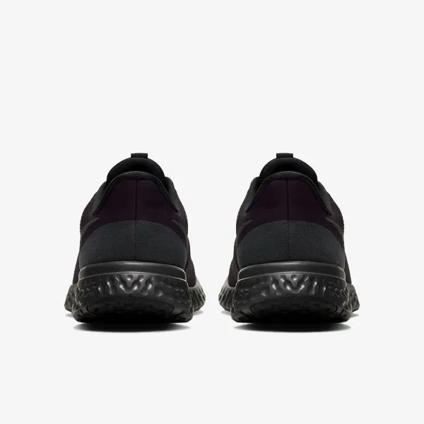 Nike Revolution 5 