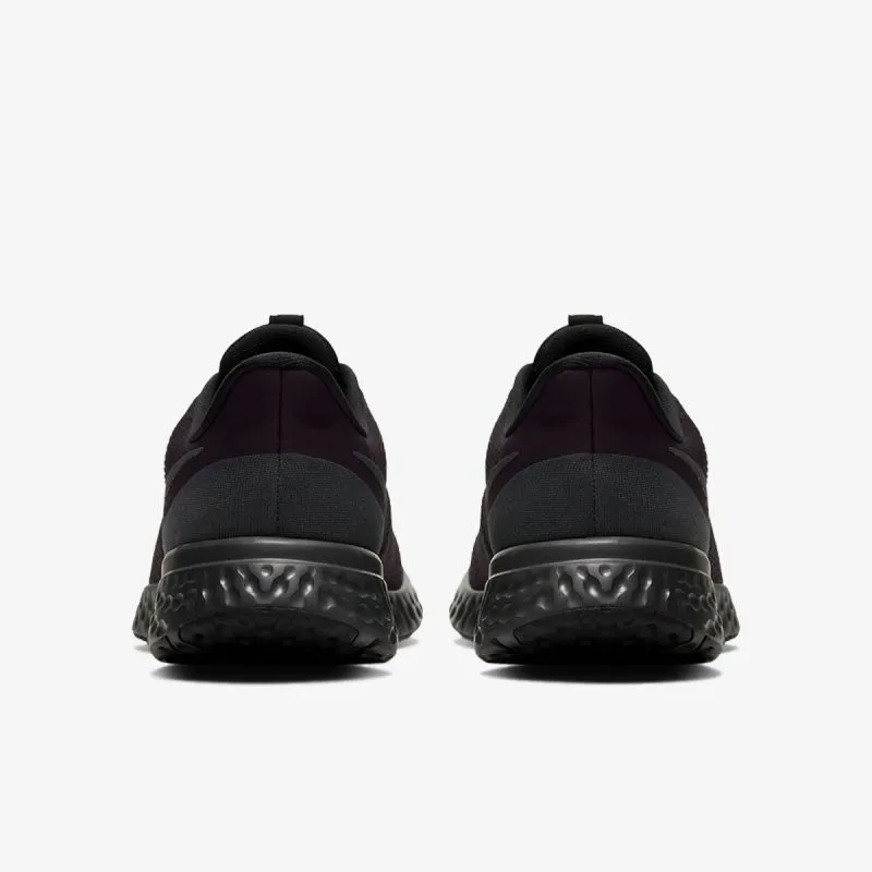 Nike Revolution 5 