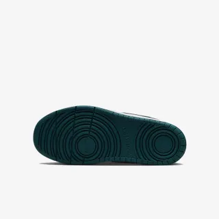 Nike Court Borough Low 2 