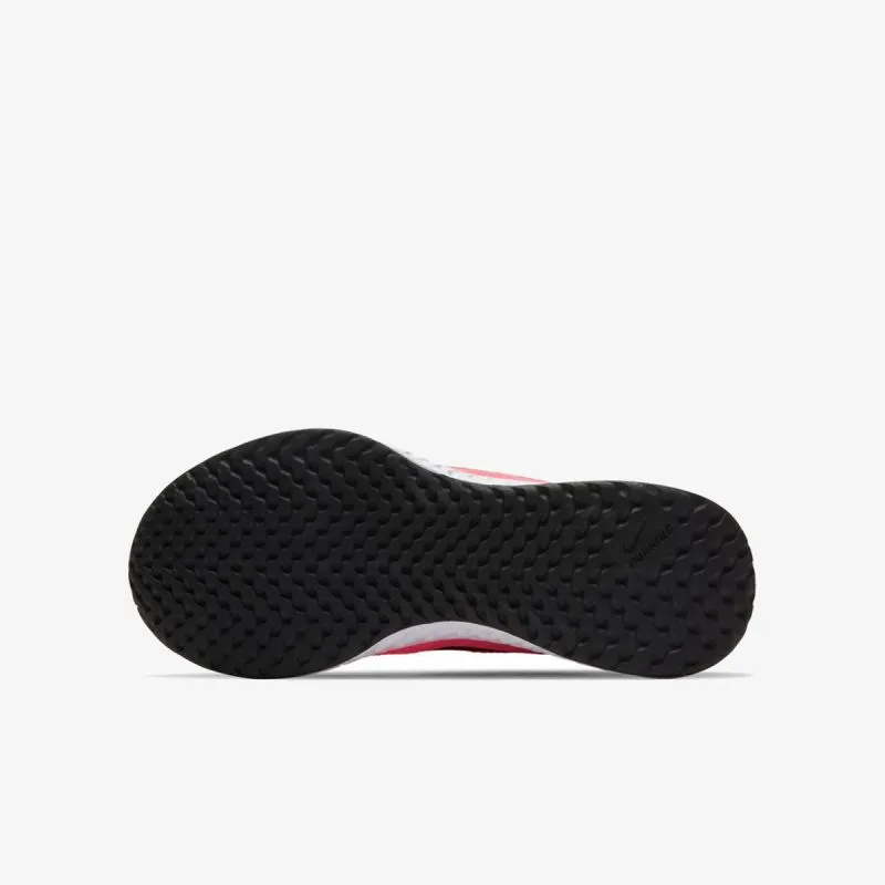 Nike REVOLUTION 5 