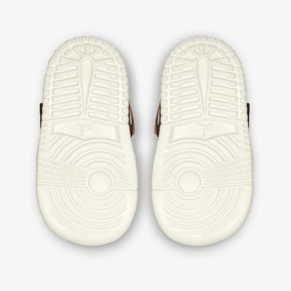 Nike SKY JORDAN 1 BT 