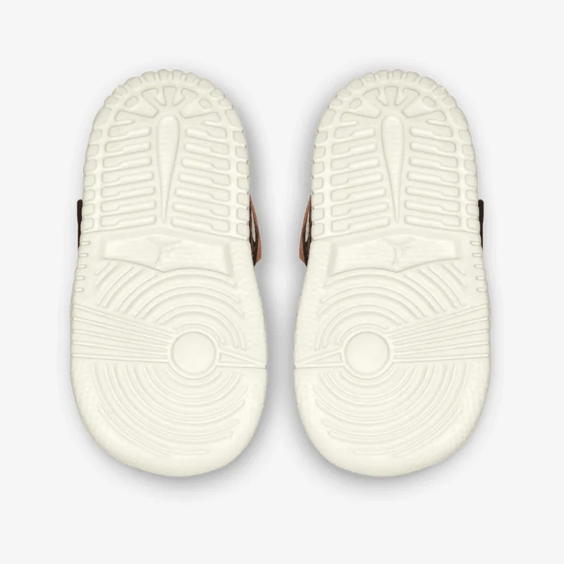 Nike SKY JORDAN 1 BT 