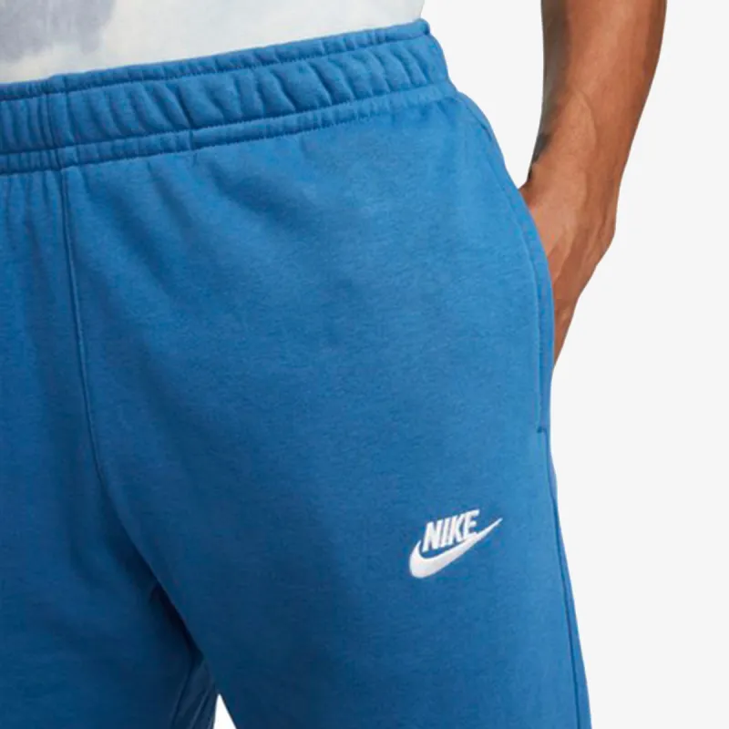 Nike Sportswear Club 