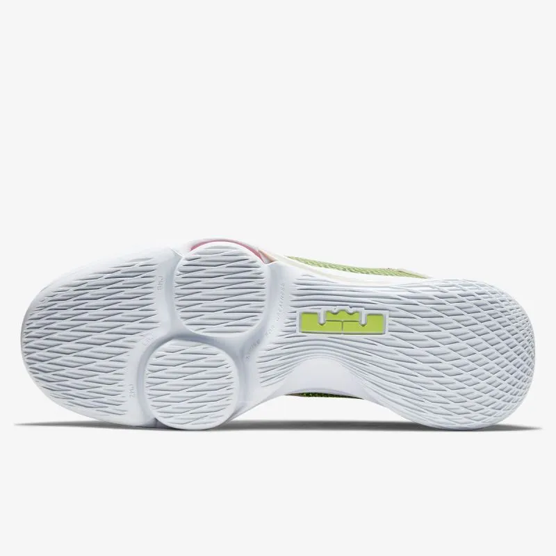 Nike LEBRON WITNESS IV 