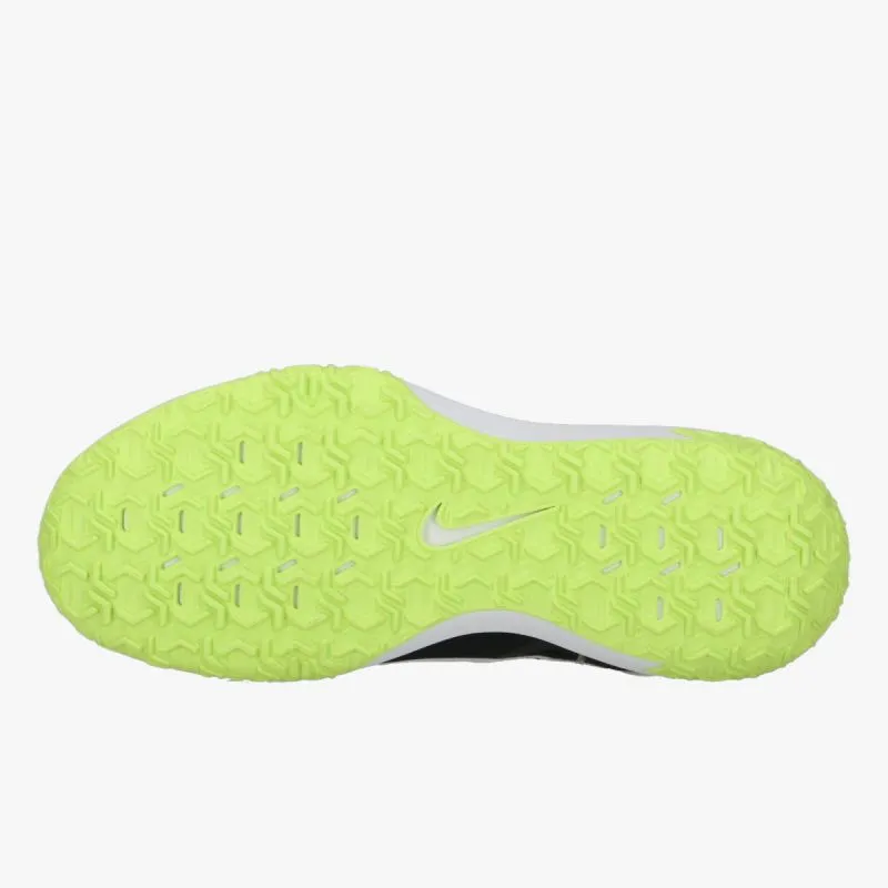 Nike Varsity Compete 3 