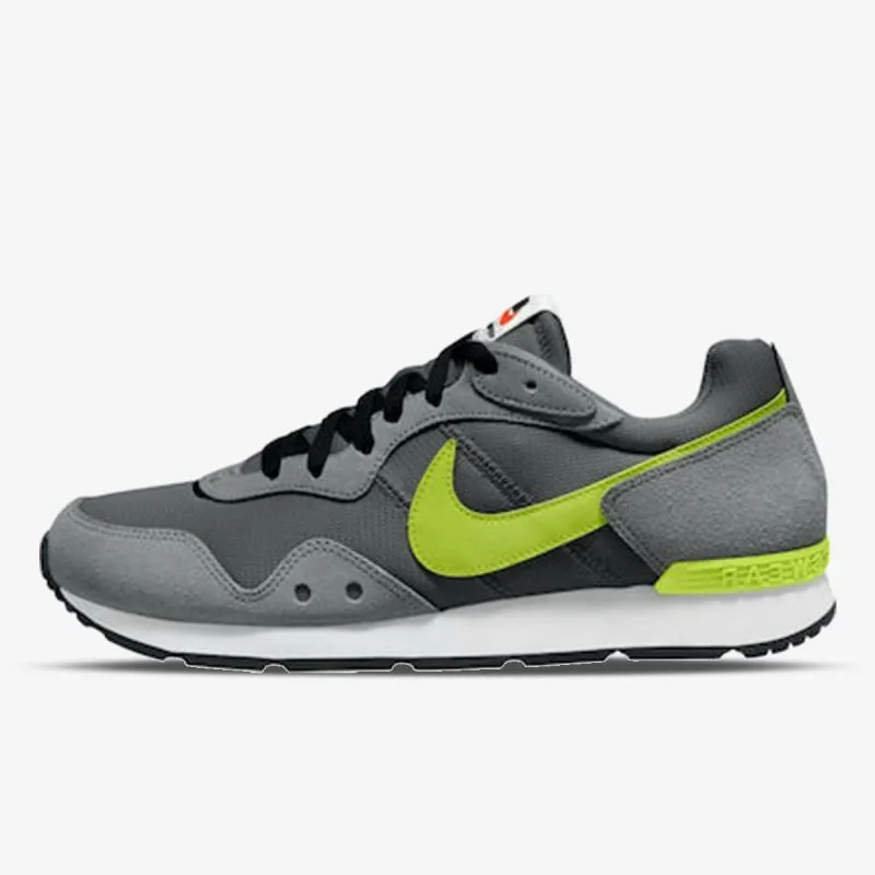 Nike VENTURE RUNNER 