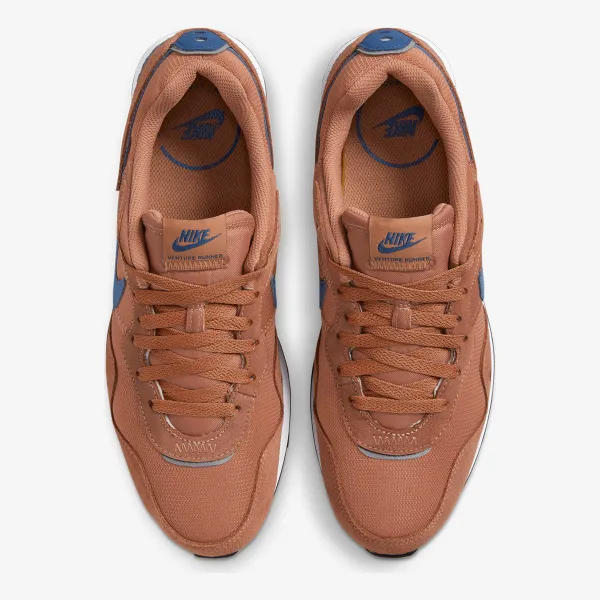Nike Venture Runner 