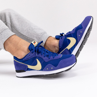 Nike Venture Runner 