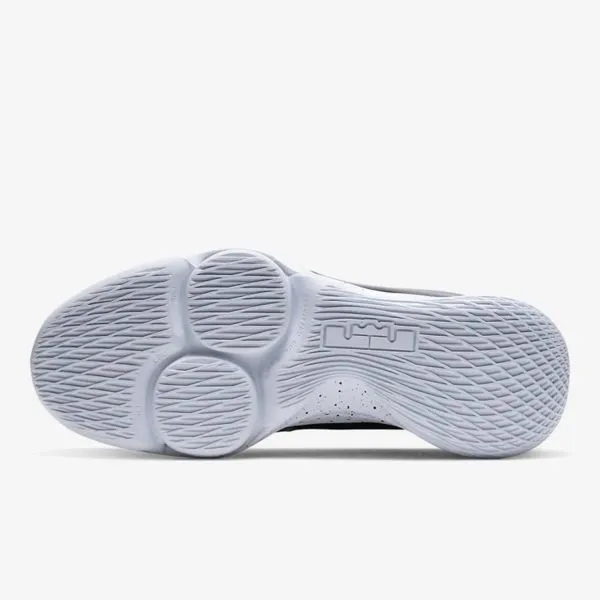 Nike LeBron Witness 5 