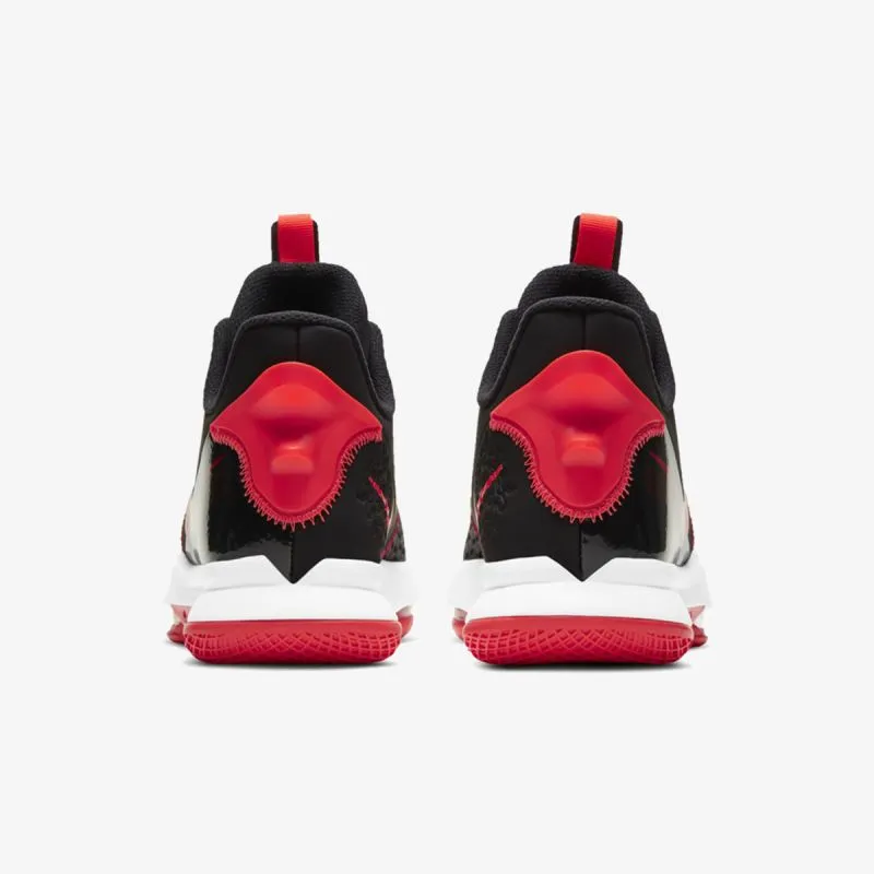 Nike LEBRON WITNESS V 
