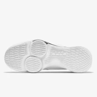 Nike LeBron Witness 5 
