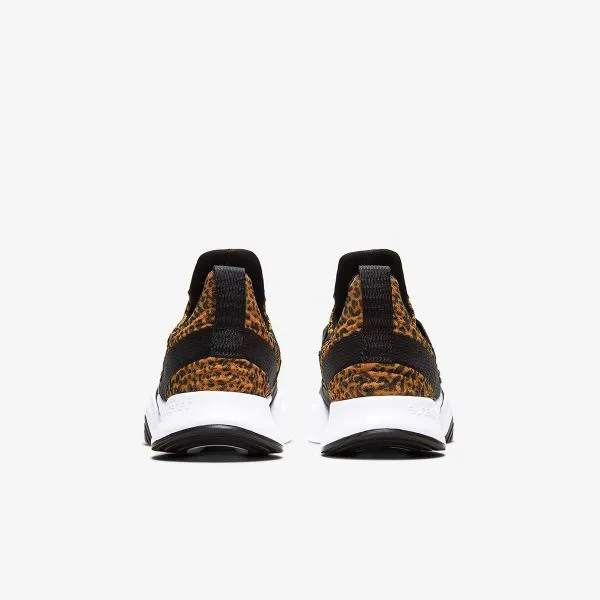 Nike WMNS NIKE SUPERREP GROOVE 