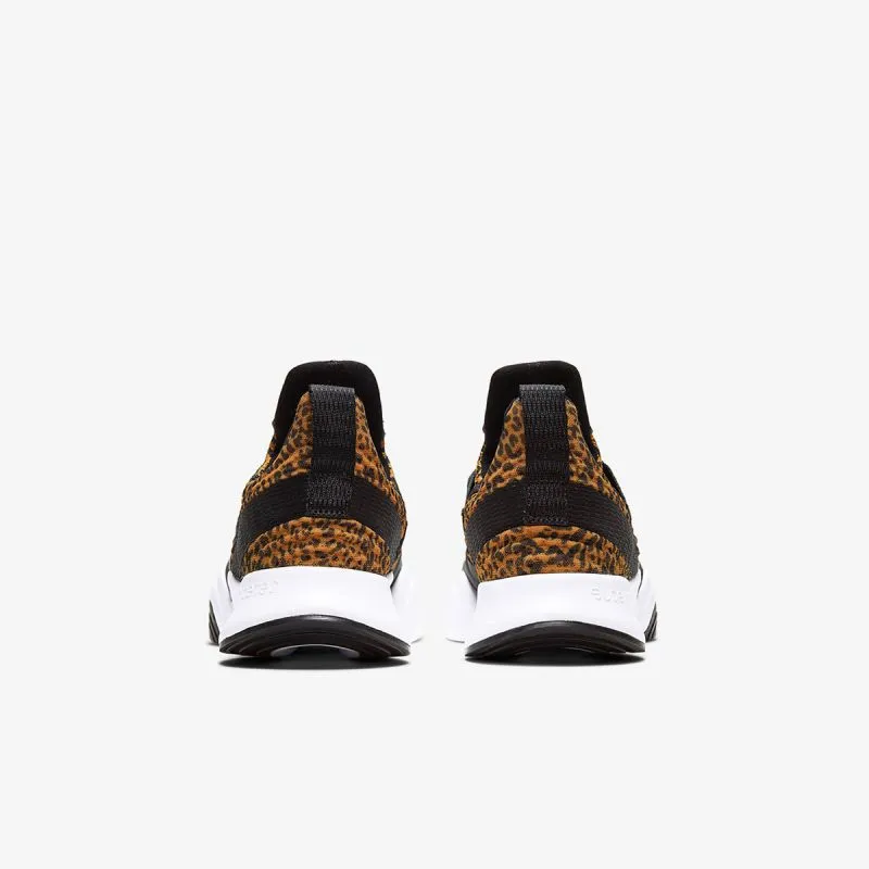 Nike WMNS NIKE SUPERREP GROOVE 