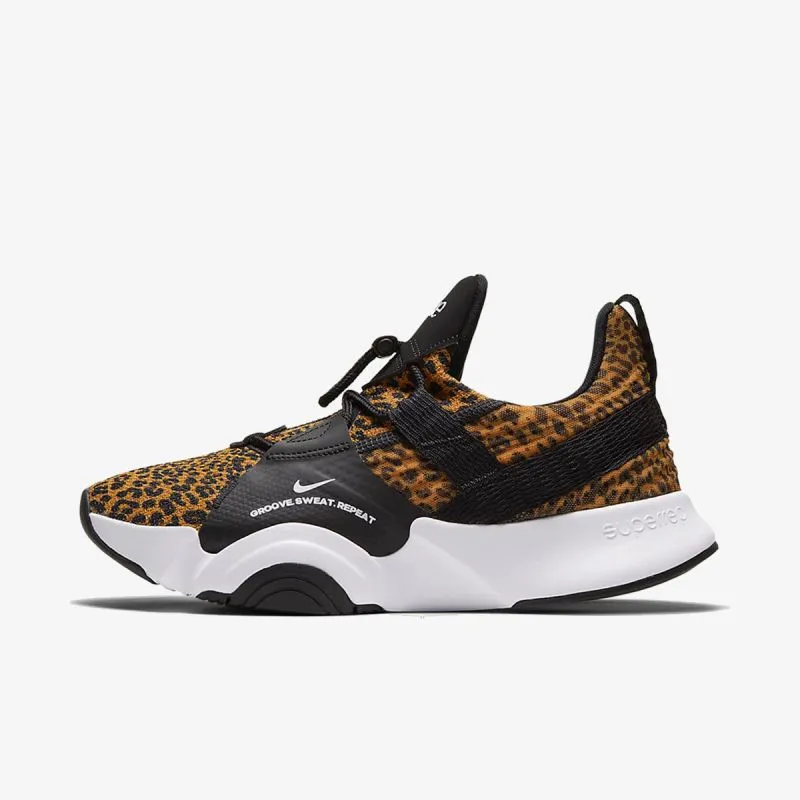 Nike WMNS NIKE SUPERREP GROOVE 