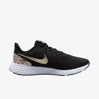 Nike REVOLUTION 5 PREMIUM WOMEN’S RUNNING SHOE. NIKE LU 