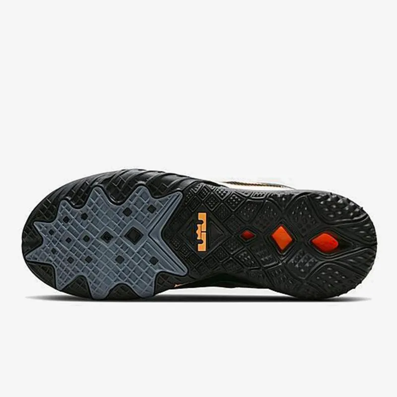 Nike LEBRON XVIII LOW 