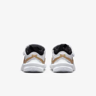 Nike Team Hustle D 10 