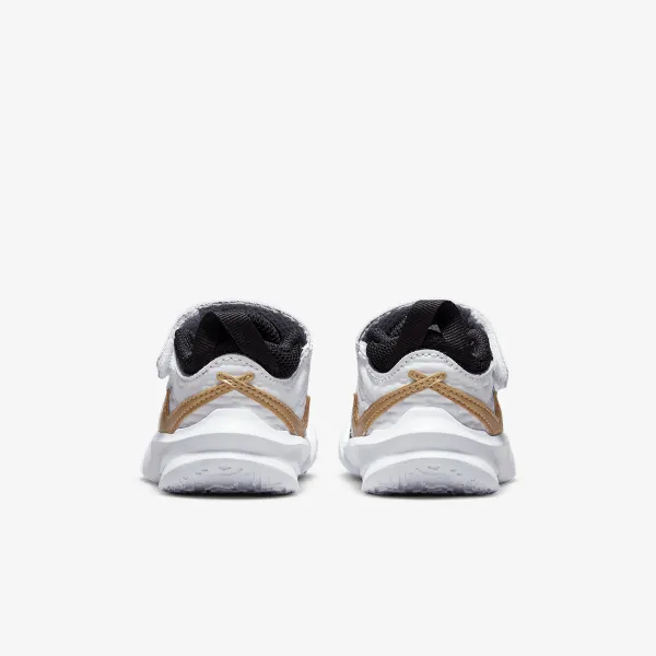 Nike Team Hustle D 10 