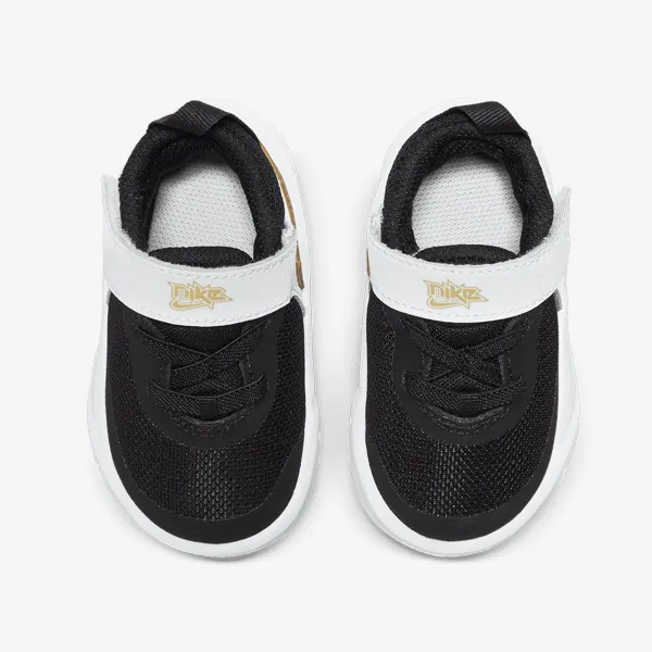 Nike Team Hustle D 10 