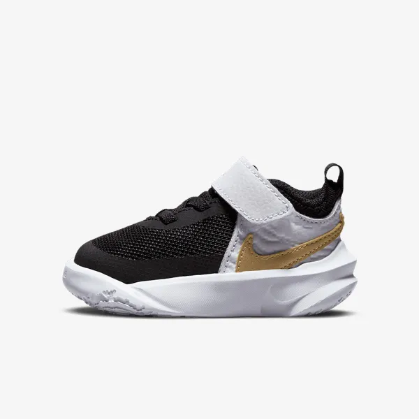 Nike Team Hustle D 10 