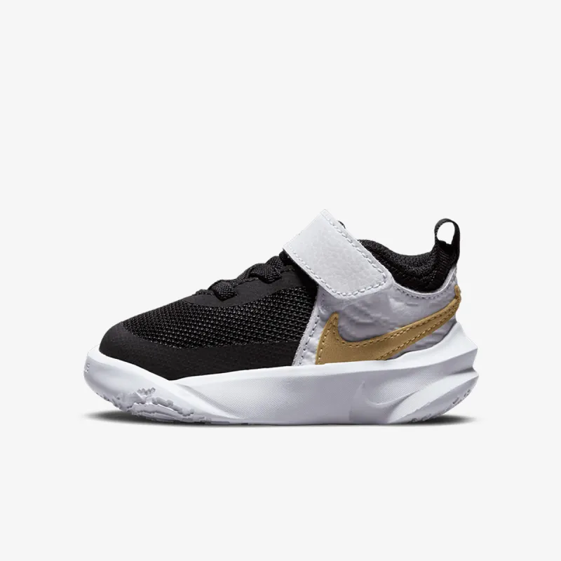 Nike Team Hustle D 10 