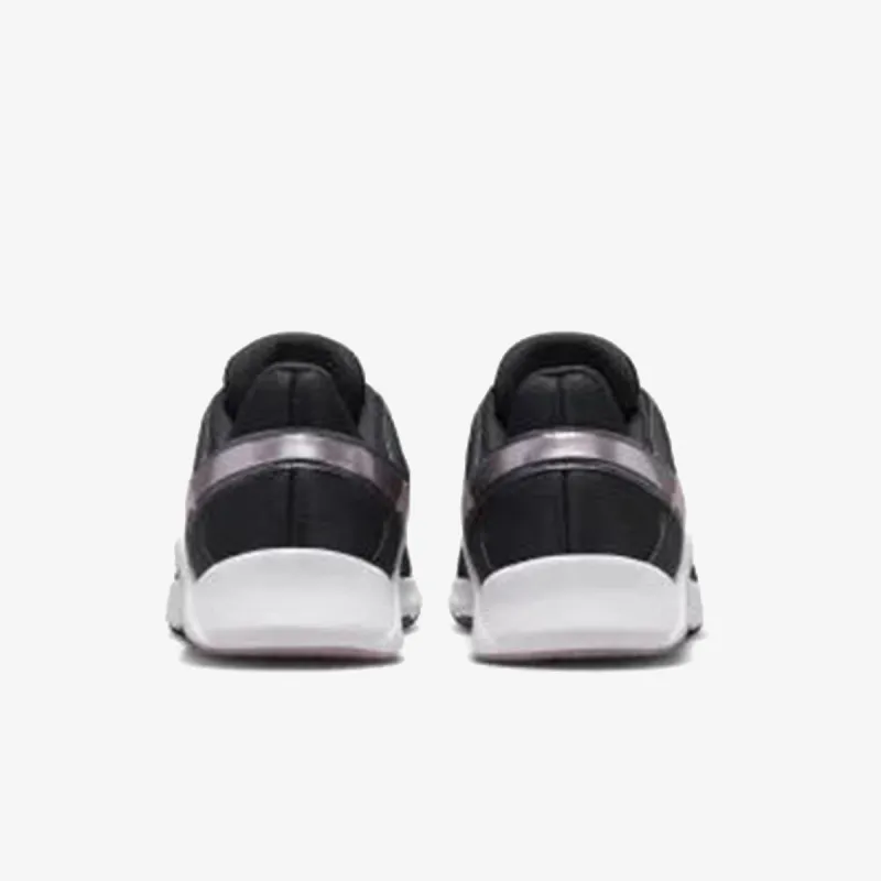 Nike Legend Essential 2 Premium 