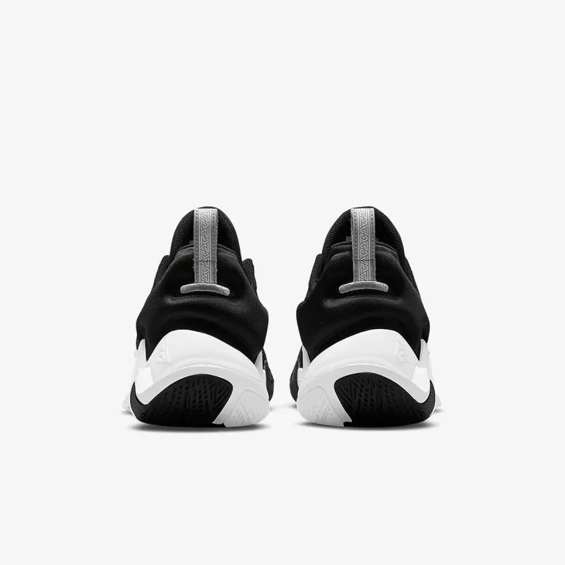 Nike Giannis Immortality 