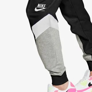 Nike Sportswear Heritage 