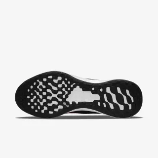 Nike Revolution 6 
