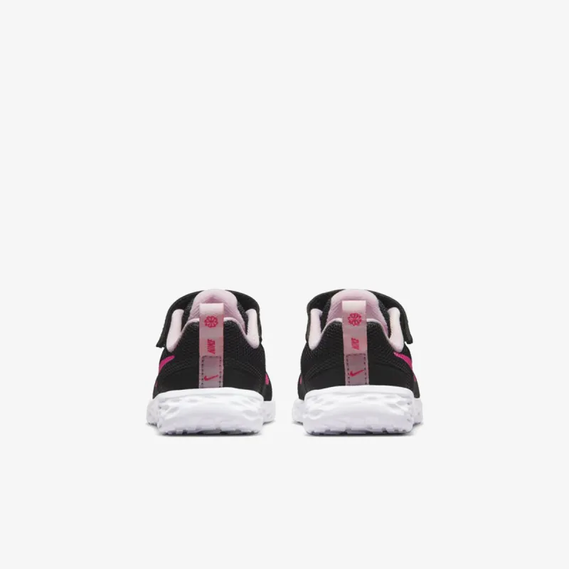 Nike Revolution 6 